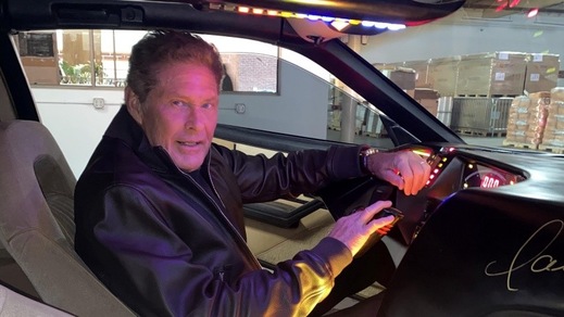 David Hasselhoff mette all'asta la sua mitica KITT