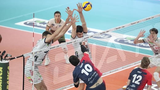 Lube e Trento perdono un punto, Perugia corsara a Ravenna