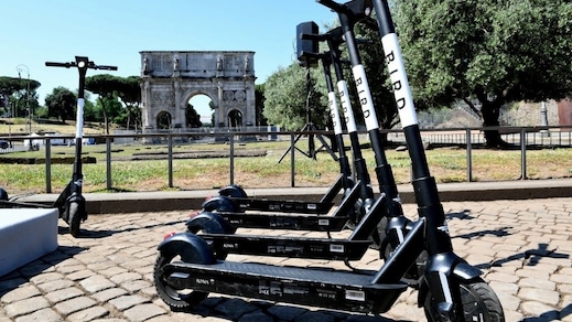 Monopattini, è caos nelle metropoli: 123 incidenti gravi nel 2020