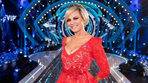 "Antonella Elia non ha avuto un tumore, deve scusarsi": l'accusa choc