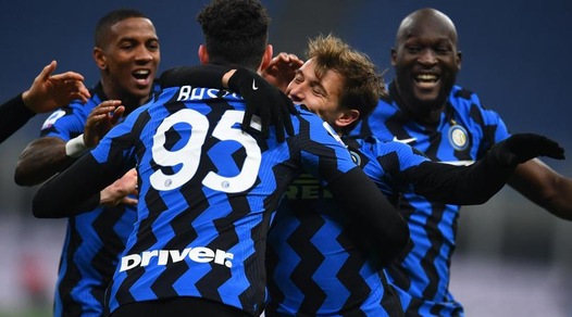 Inter-Juve 2-0: Vidal e Barella show, Conte aggancia il Milan
