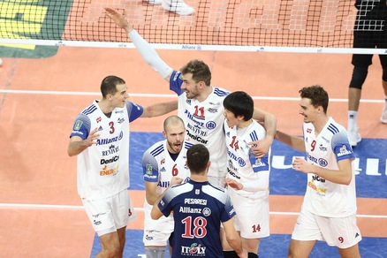 Milano torna alla vittoria nella battaglia con Modena