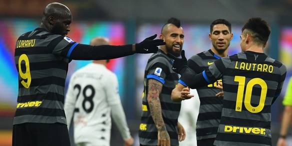 Inter-Benevento 4-0: Conte risponde a Milan e Juve