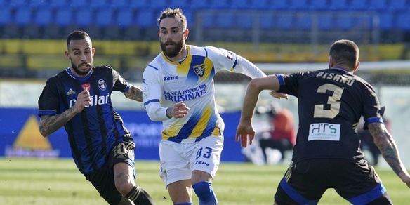 Pisa-Frosinone 0-0: protagonisti i portieri Gori e Bardi