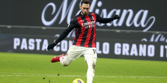 Calhanoglu e il Covid: "Primi giorni tosti, ora sto bene. Forza Milan"