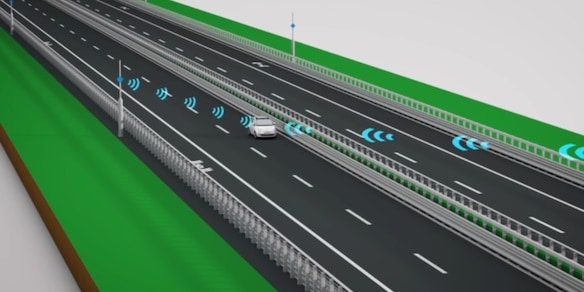 Moto e veicoli connessi con la "strada intelligente"