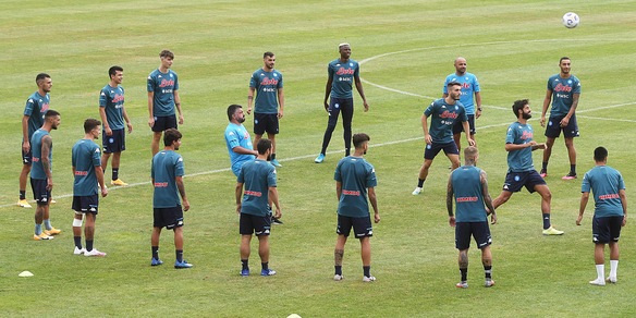 Napoli, tutti negativi i tamponi del gruppo squadra