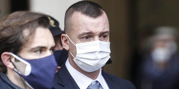 Rocco Casalino in lacrime durante il saluto a Giuseppe Conte