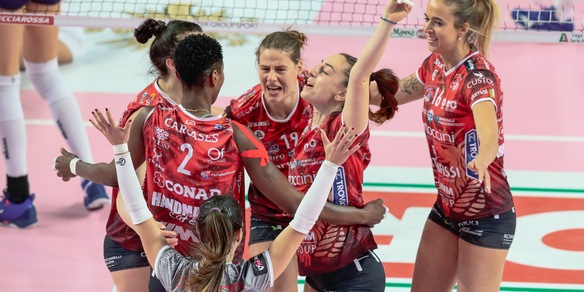 Vincono Busto, Scandicci e Perugia