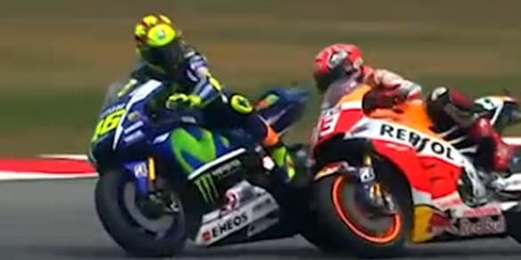MotoGp, duello Rossi-Marquez. Valentino: "Penso ancora molto al 2015"
