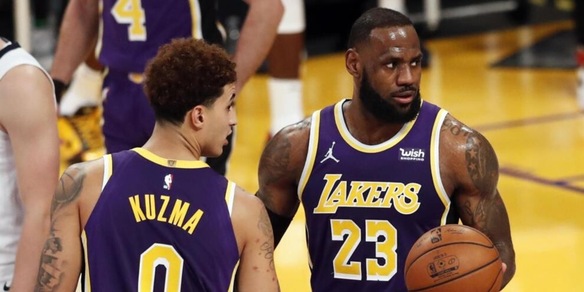 Nba, Lakers battuti da Miami. Vincono Chicago e Hornets