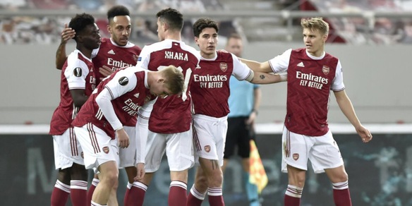 Europa League, l'Arsenal rimonta il Benfica. Leicester eliminato