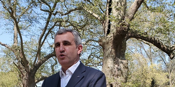 Piazza di Siena chiusa ma... aperta