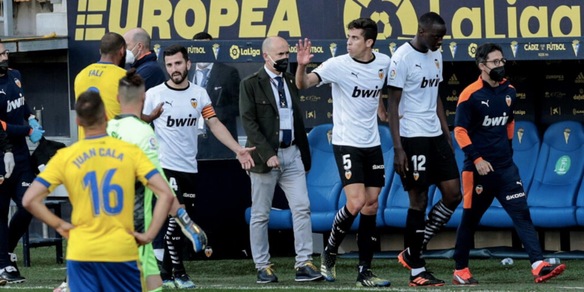 Clamoroso, il Valencia lascia il campo! Insulto razzista a Diakhaby
