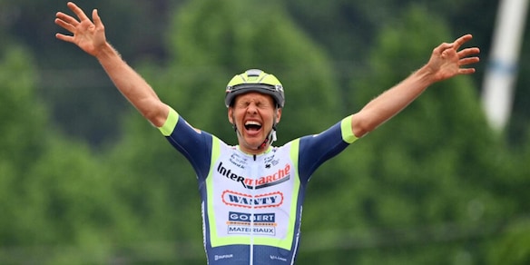 Giro d'Italia, Van der Hoorn vince la 3ª la tappa: Ganna ancora leader