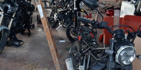 Roma: trovato ad Ardea un capannone con decine di moto rubate
