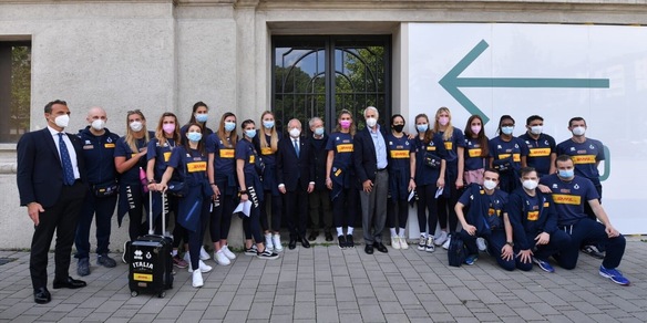 Le azzurre vaccinate nell'hub di Milano