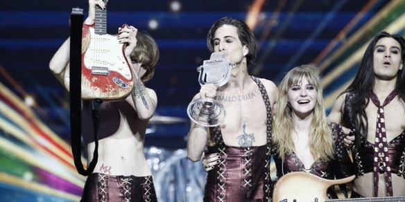 I Maneskin finiscono sui…semafori di Rotterdam