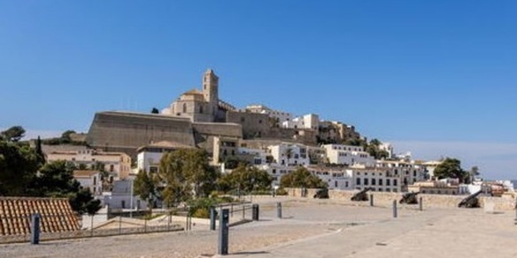 Ibiza, spari ad una festa: due italiani feriti, uno grave