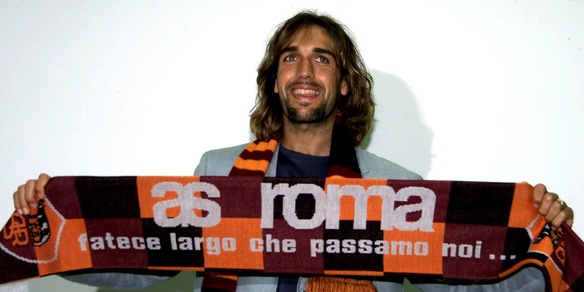 Roma, 21 anni fa l'arrivo di Batistuta: la storia della firma e la presentazione