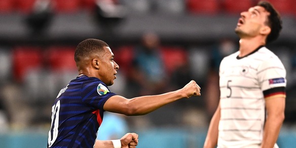Europei, Francia-Germania 1-0: decide un autogol di Hummels