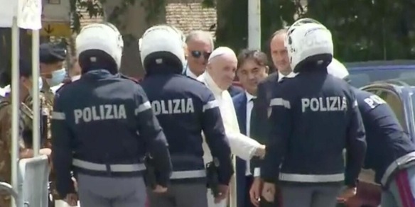 Papa Francesco dimesso dal Gemelli: è rientrato in Vaticano