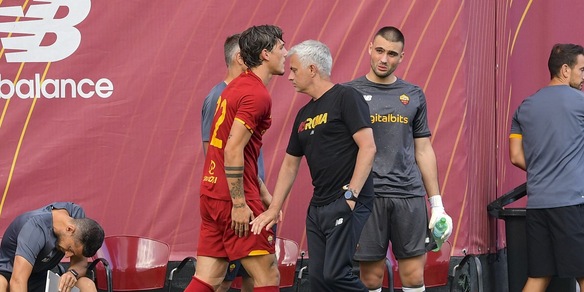 Roma, il gesto di Zaniolo che non è piaciuto a Mourinho