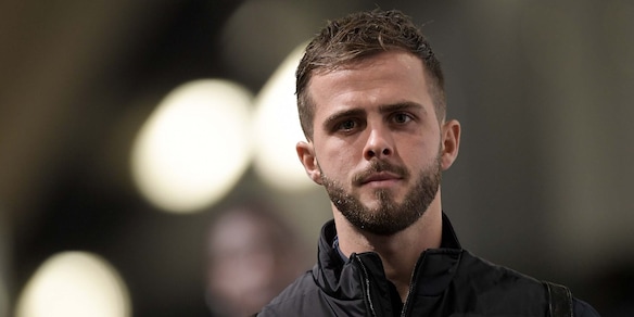 Pjanic aspetta la Juve e spera nelle cessioni: la situazione