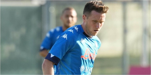 Napoli, si ferma Zielinski: affaticamento muscolare