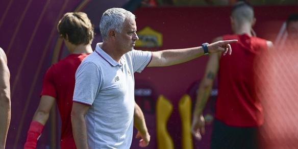 Roma, oggi la ripresa degli allenamenti. Kumbulla torna a disposizione, ok Smalling