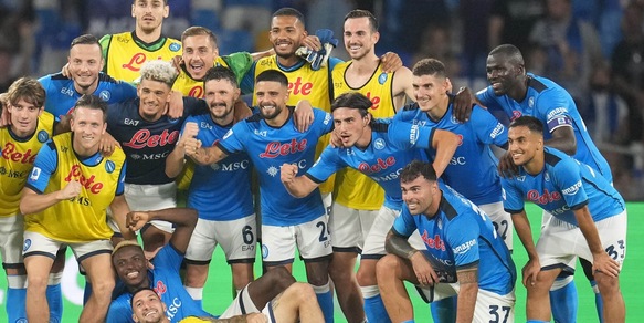 Napoli-Cagliari 2-0: Spalletti torna primo con Osimhen e Insigne