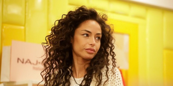 GF Vip, Raffaella Fico becca un concorrente a praticare autoerotismo