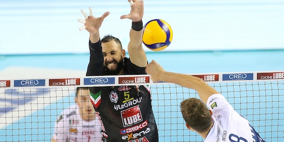 Cade Civitanova, vincono Perugia, Trento e Milano