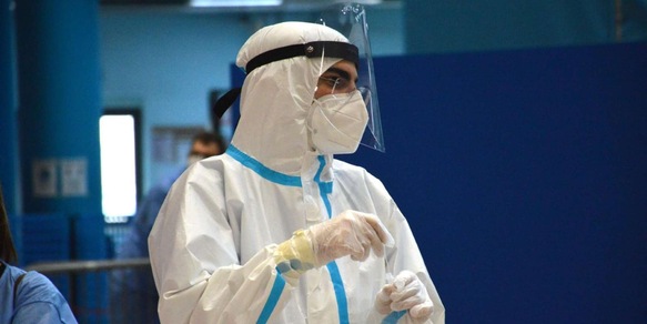 L'Iss rassicura: "L'efficacia dei vaccini resta elevata"