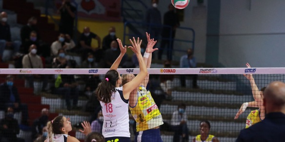 Conegliano già in fuga. Busto ko a Chieri