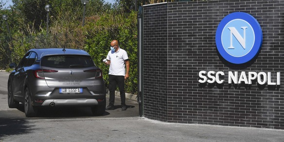 Napoli, tutti negativi i tamponi del gruppo squadra