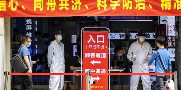 Nuova scoperta sul Covid: "Il primo caso fu un venditore di Wuhan"