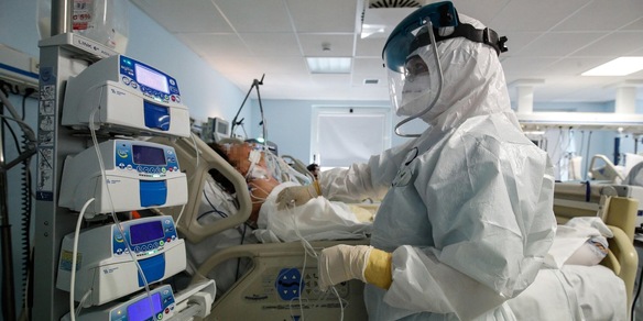 Variante Omicron, l'Italia rafforza i controlli. Paura a Roma e nel Lazio