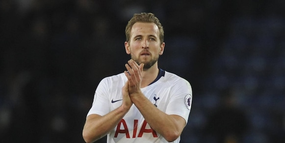 Bel gesto di Kane, invita due tifosi a una partita come ospiti: ecco il perché