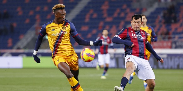 Roma, gialli pesanti per Abraham e Karsdorp: diffidati, saltano l'Inter