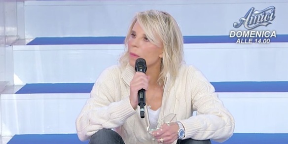 Uomini e Donne va in vacanza: appuntamento al 2022