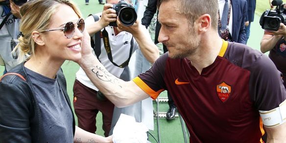 Roma, a Miami con Ilary: Totti lavorerà così