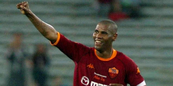 Parola di Aldair: «Roma, devi fidarti di Smalling»