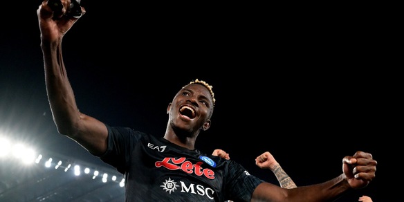 Rivoluzione napoletana in Champions per restare al comando