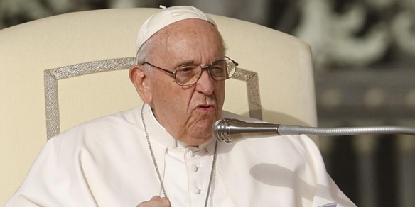 La rivelazione del Papa: "Anche suore e preti hanno il vizio del porno online"