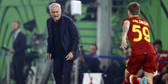 La battuta di Mourinho a Zalewski: "Si è ammalato a vent'anni, io invece..."