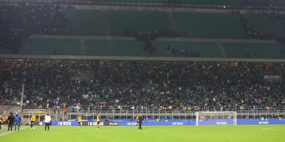 Ucciso sotto casa storico capo della Curva dell'Inter: striscioni ritirati a San Siro