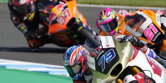 Moto2, Ogura e Fernandez come Bagnaia e Quartararo: a Valencia si decide il titolo