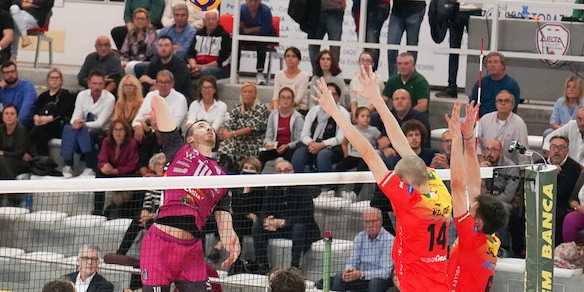 Bergamo cade a Castellana e perde la vetta