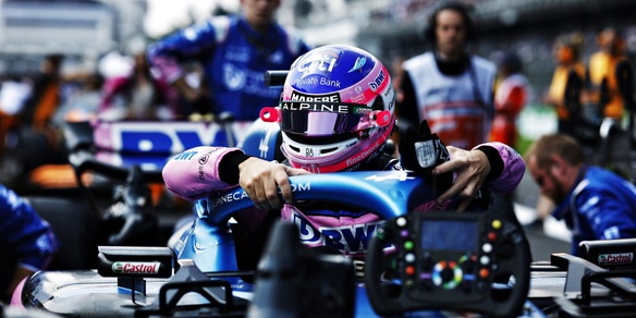 Alonso frustrato, la rabbia sfogata in radio contro i suoi